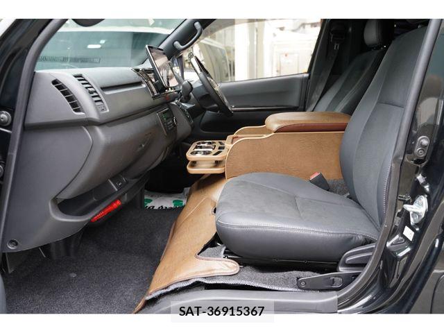 Toyota HIACE VAN 2023-06 8075947-27