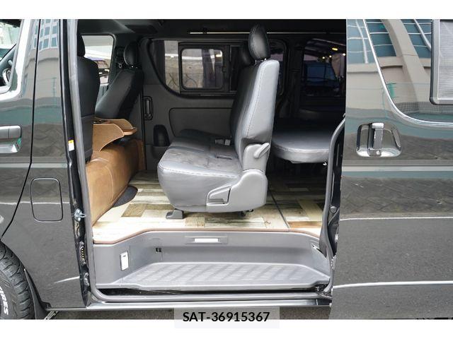 Toyota HIACE VAN 2023-06 8075947-29