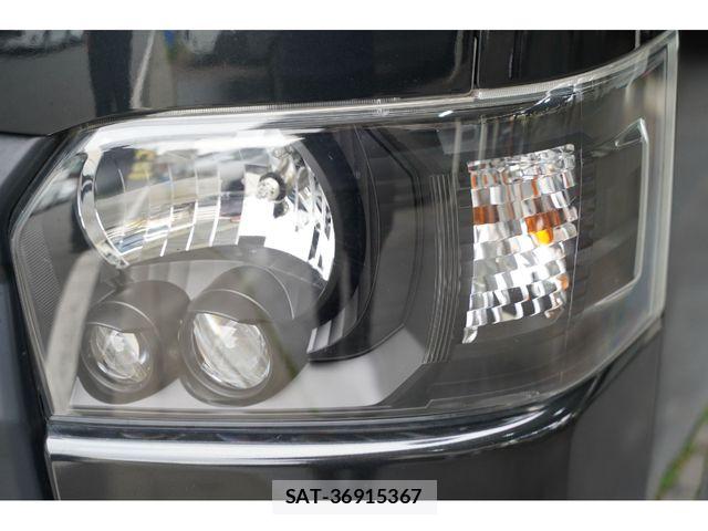 Toyota HIACE VAN 2023-06 8075947-8