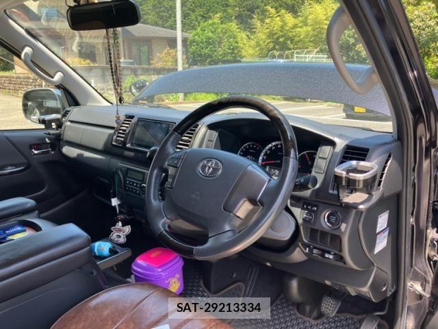 Toyota HIACE VAN 2016-06 8075960-10
