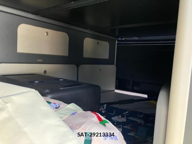 Toyota HIACE VAN 2016-06 8075960-15