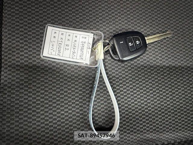 Toyota HIACE VAN 2020-03 8075958-12