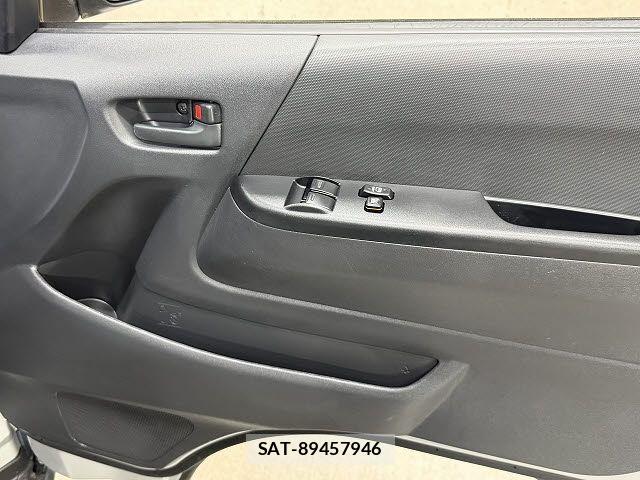 Toyota HIACE VAN 2020-03 8075958-17