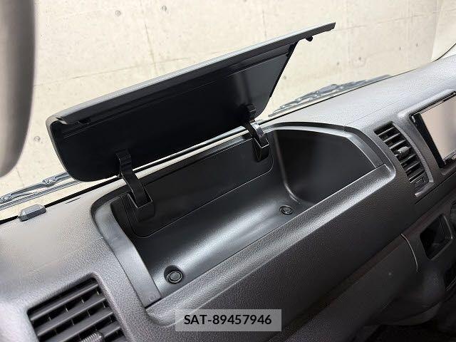 Toyota HIACE VAN 2020-03 8075958-18