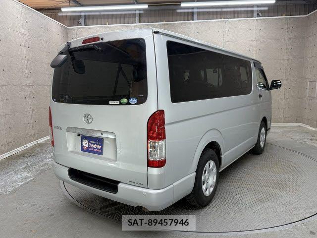 Toyota HIACE VAN 2020-03 8075958-2