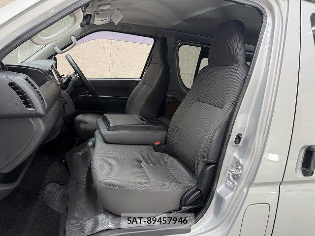 Toyota HIACE VAN 2020-03 8075958-4