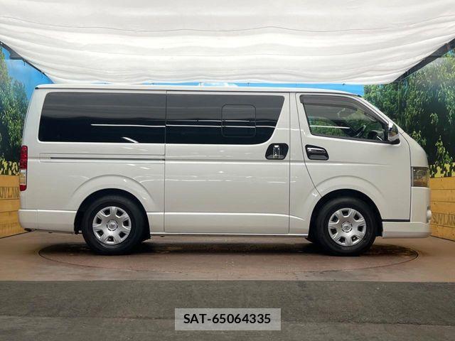 Toyota HIACE VAN 2019-09 8075956-19