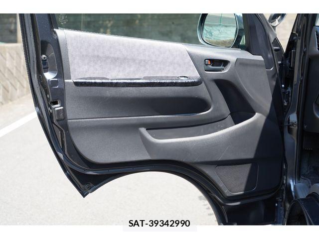 Toyota HIACE VAN 2005-11 8075963-19