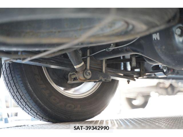 Toyota HIACE VAN 2005-11 8075963-26