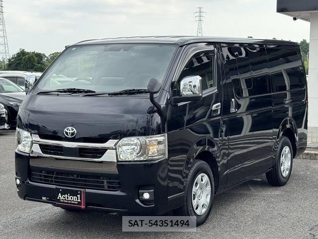 Toyota HIACE VAN 2022-08 8075953-0