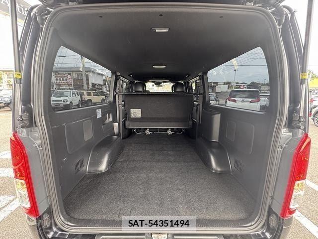 Toyota HIACE VAN 2022-08 8075953-9