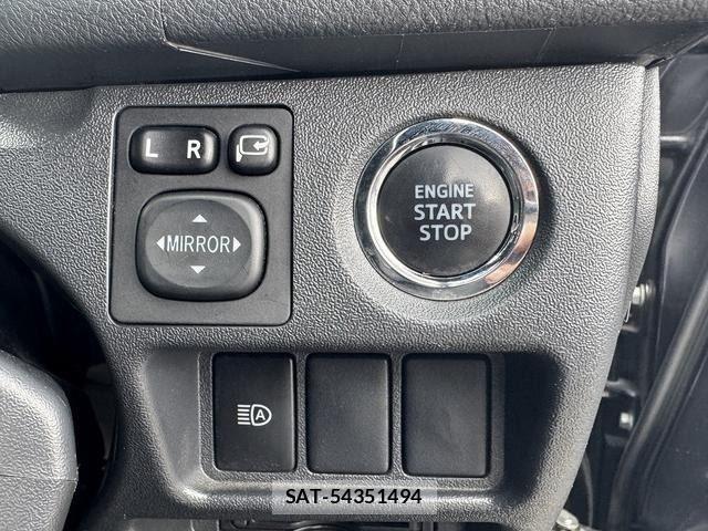 Toyota HIACE VAN 2022-08 8075953-16