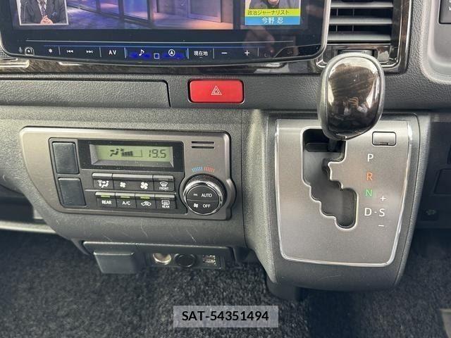 Toyota HIACE VAN 2022-08 8075953-20