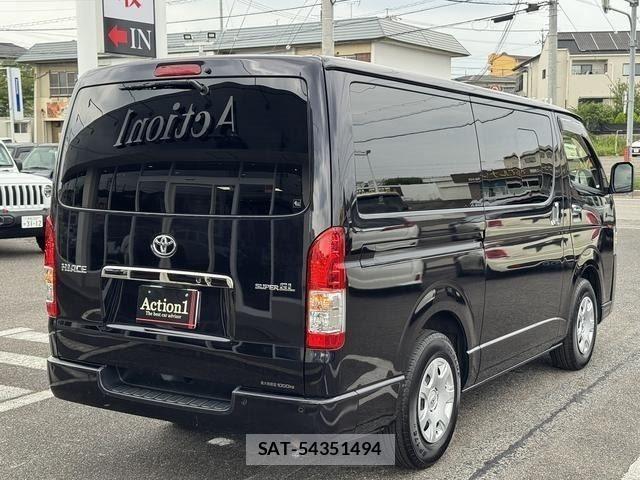 Toyota HIACE VAN 2022-08 8075953-5