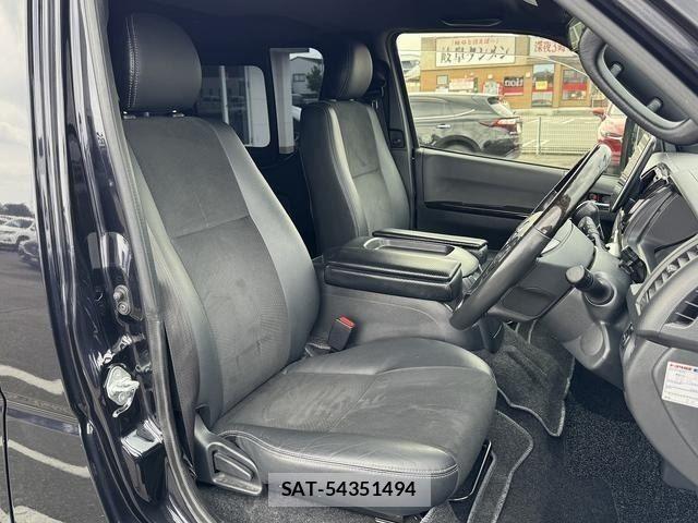 Toyota HIACE VAN 2022-08 8075953-7