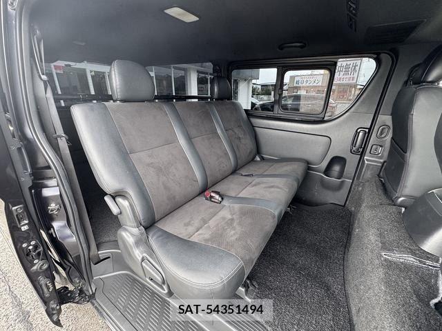 Toyota HIACE VAN 2022-08 8075953-8