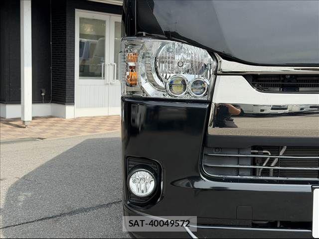 Toyota HIACE VAN 2019-02 8102326-9