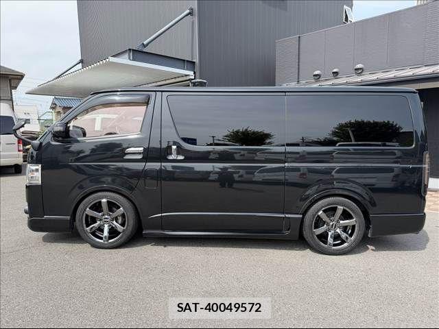 Toyota HIACE VAN 2019-02 8102326-13