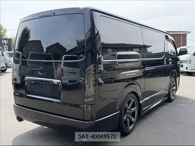 Toyota HIACE VAN 2019-02 8102326-14