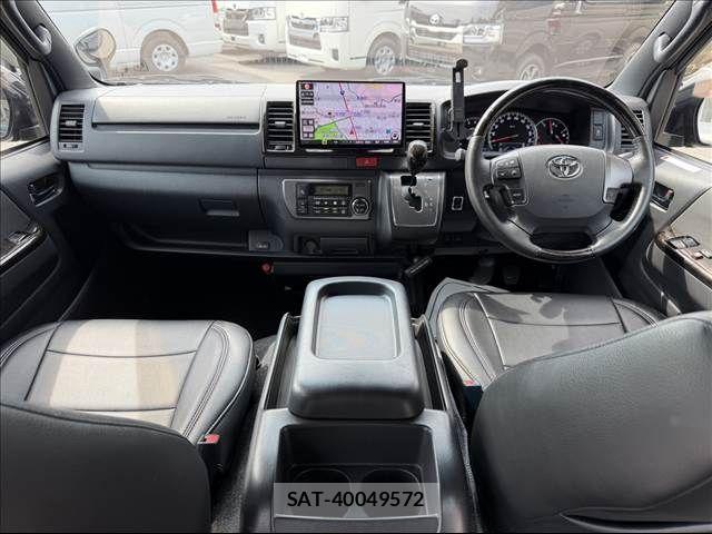 Toyota HIACE VAN 2019-02 8102326-3