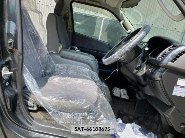 Toyota HIACE VAN 2006-11 8102338-9