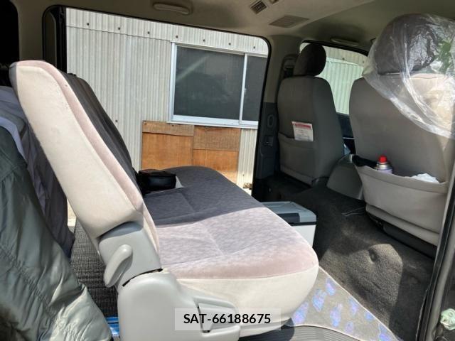 Toyota HIACE VAN 2006-11 8102338-10