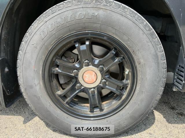 Toyota HIACE VAN 2006-11 8102338-3