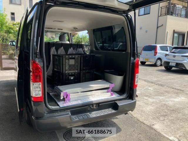 Toyota HIACE VAN 2006-11 8102338-7