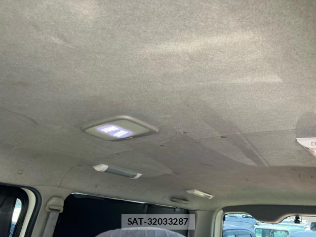 Toyota HIACE VAN 2010-04 8102336-12
