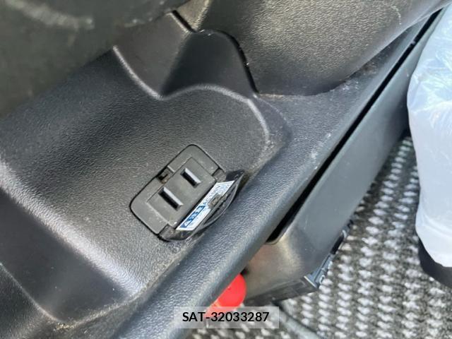 Toyota HIACE VAN 2010-04 8102336-18