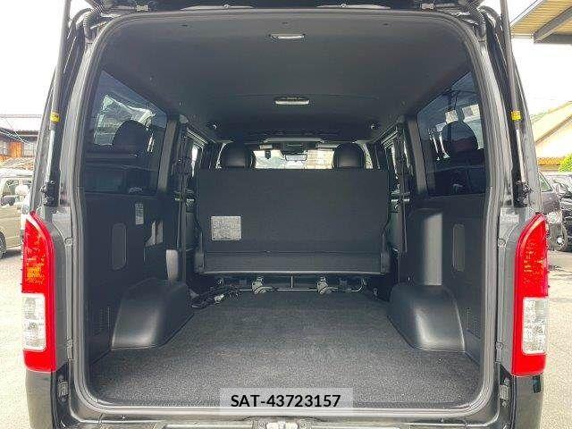 Toyota HIACE VAN 2021-10 8102333-11