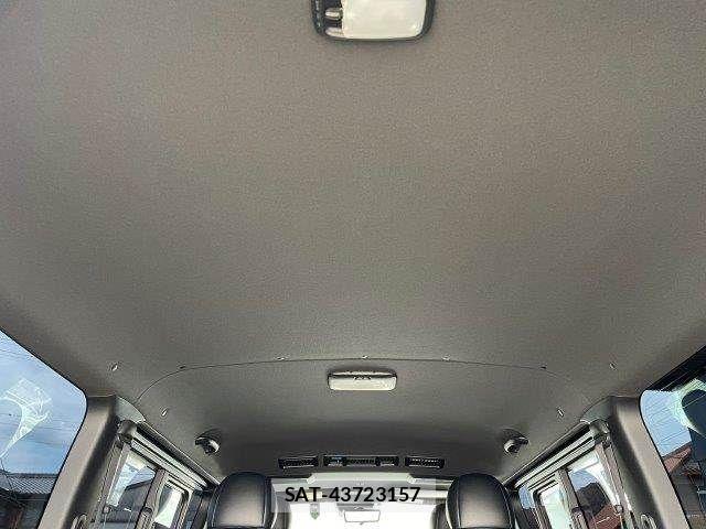 Toyota HIACE VAN 2021-10 8102333-12