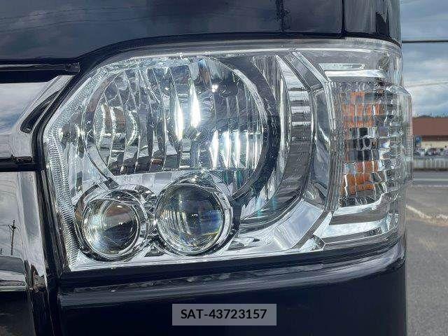 Toyota HIACE VAN 2021-10 8102333-14