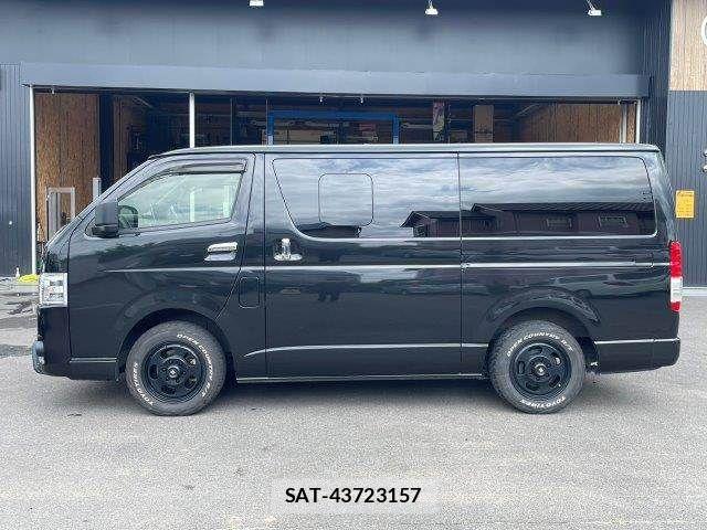 Toyota HIACE VAN 2021-10 8102333-23