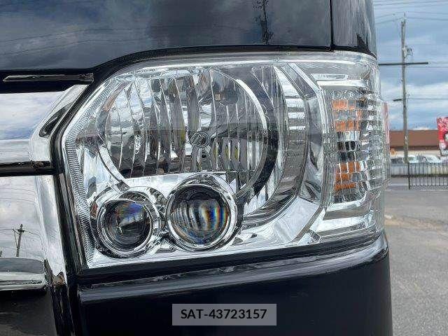 Toyota HIACE VAN 2021-10 8102333-24