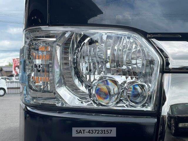 Toyota HIACE VAN 2021-10 8102333-25
