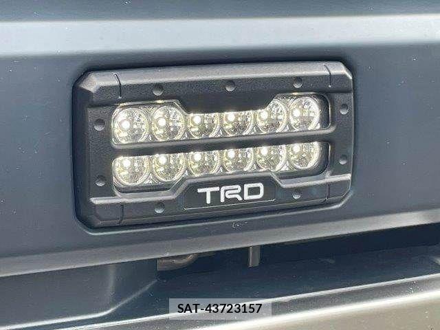 Toyota HIACE VAN 2021-10 8102333-29