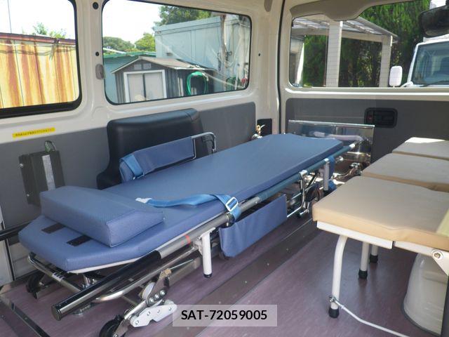 Toyota HIACE VAN 2012-07 8102330-6