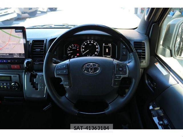 Toyota HIACE VAN 2025-01 8102322-12
