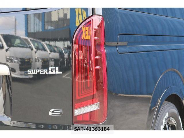 Toyota HIACE VAN 2025-01 8102322-2