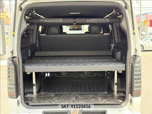 Toyota HIACE VAN 2021-11 8102329-10