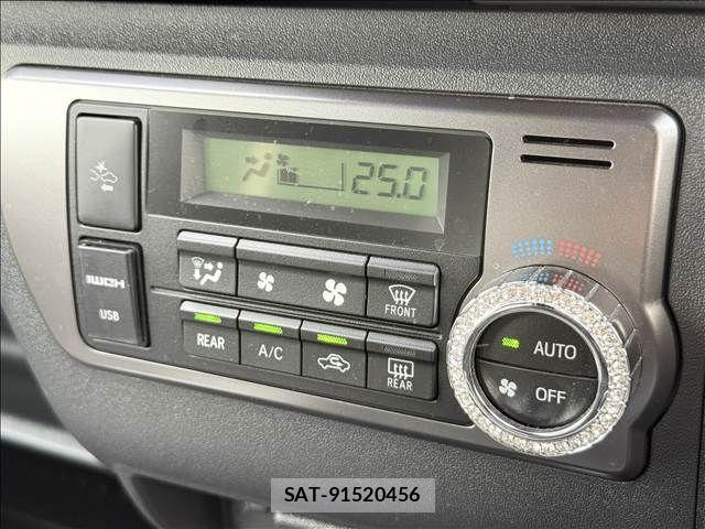 Toyota HIACE VAN 2021-11 8102329-12