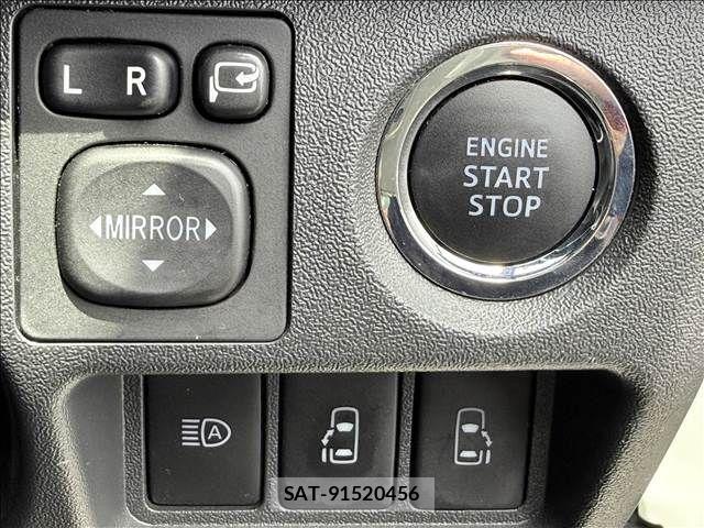 Toyota HIACE VAN 2021-11 8102329-14
