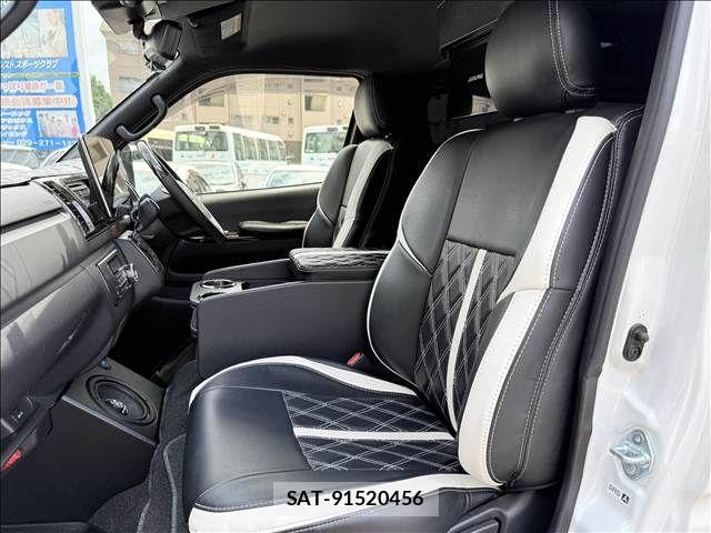 Toyota HIACE VAN 2021-11 8102329-24