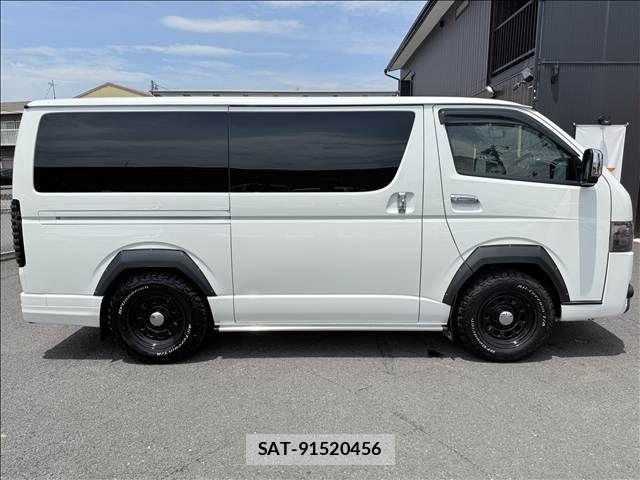 Toyota HIACE VAN 2021-11 8102329-6