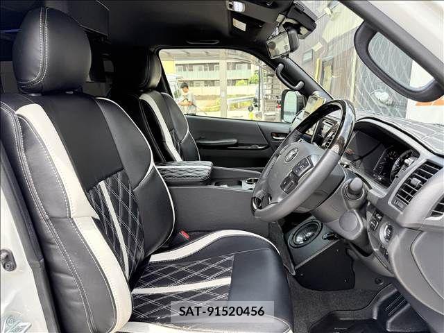 Toyota HIACE VAN 2021-11 8102329-8
