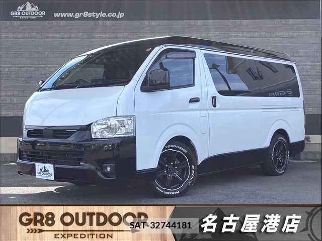 Toyota HIACE VAN 2022-07 8102323-0