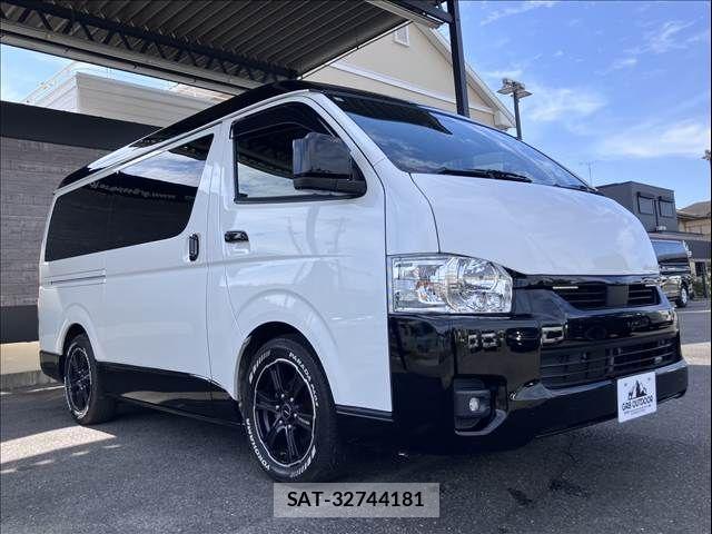 Toyota HIACE VAN 2022-07 8102323-10