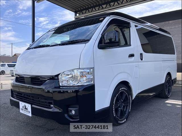 Toyota HIACE VAN 2022-07 8102323-11