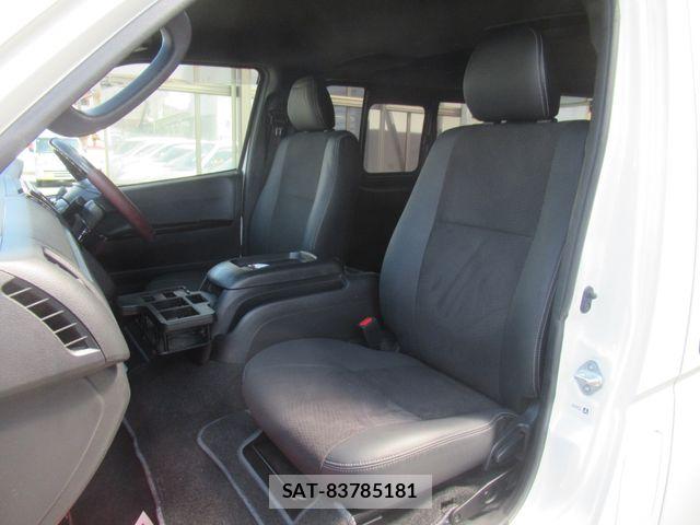 Toyota HIACE VAN 2021-07 8102335-6